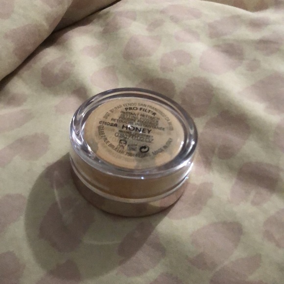 Mini Pro Filt’r instant Retouch Setting Powder - Honey - Picture 4 of 6